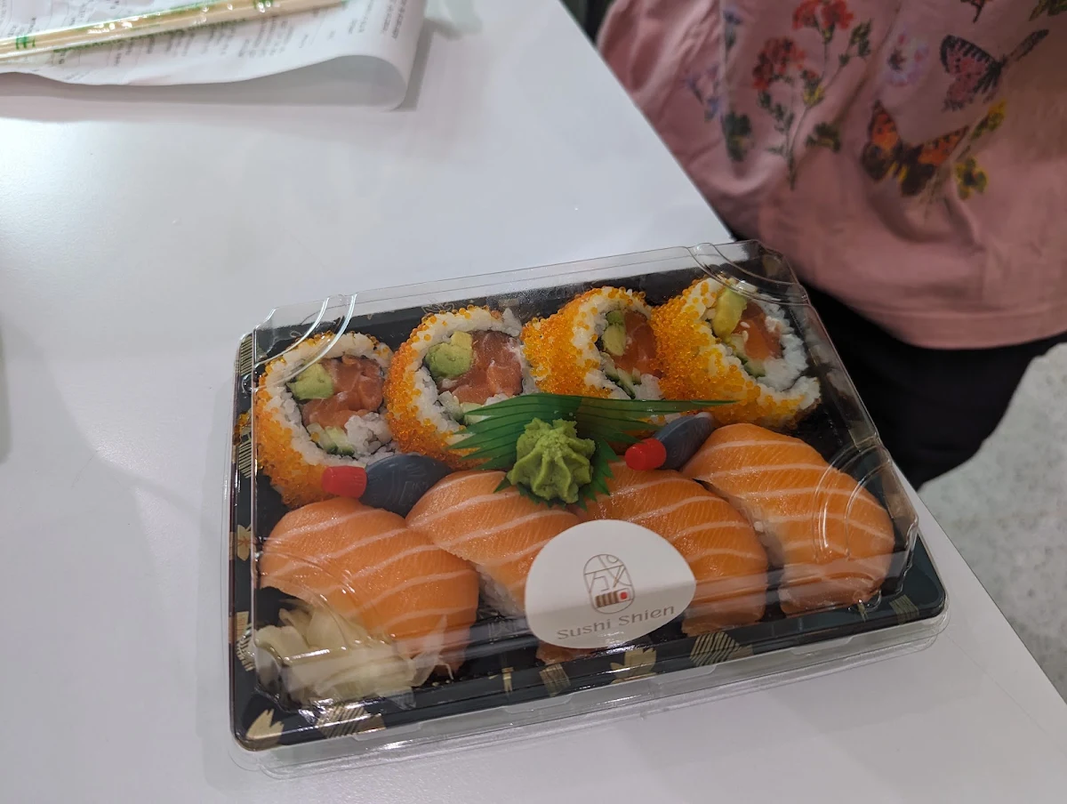 Salmon Pack, Sushi Shien