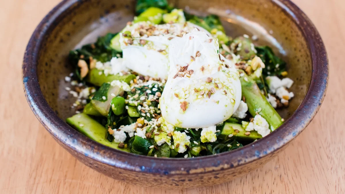 Smashed Avo, Local Crowd