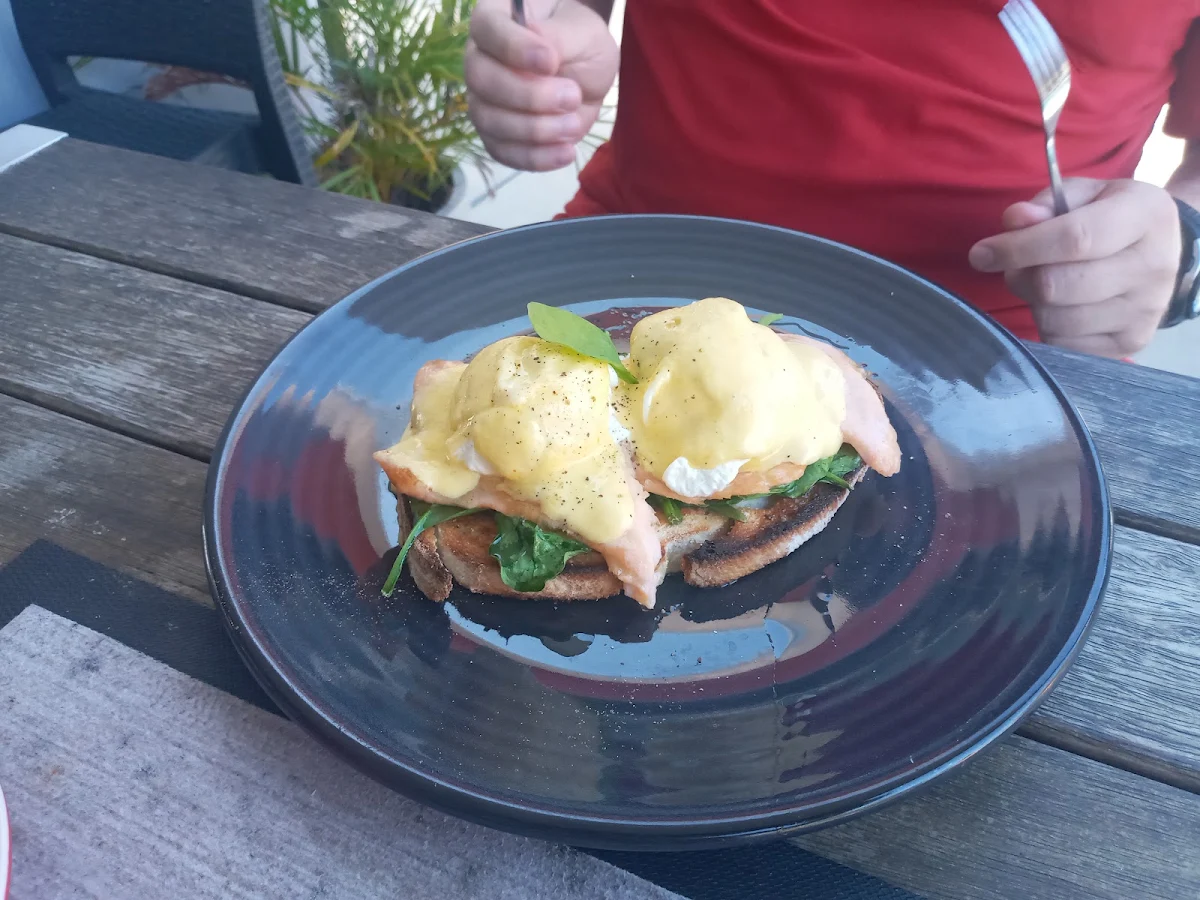 Eggs Benedict, Middle Rock Café & Bar