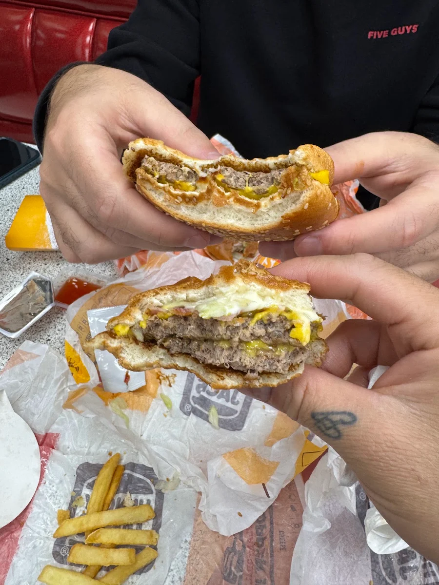 Bacon Deluxe, Hungry Jack's Burgers Clarkson