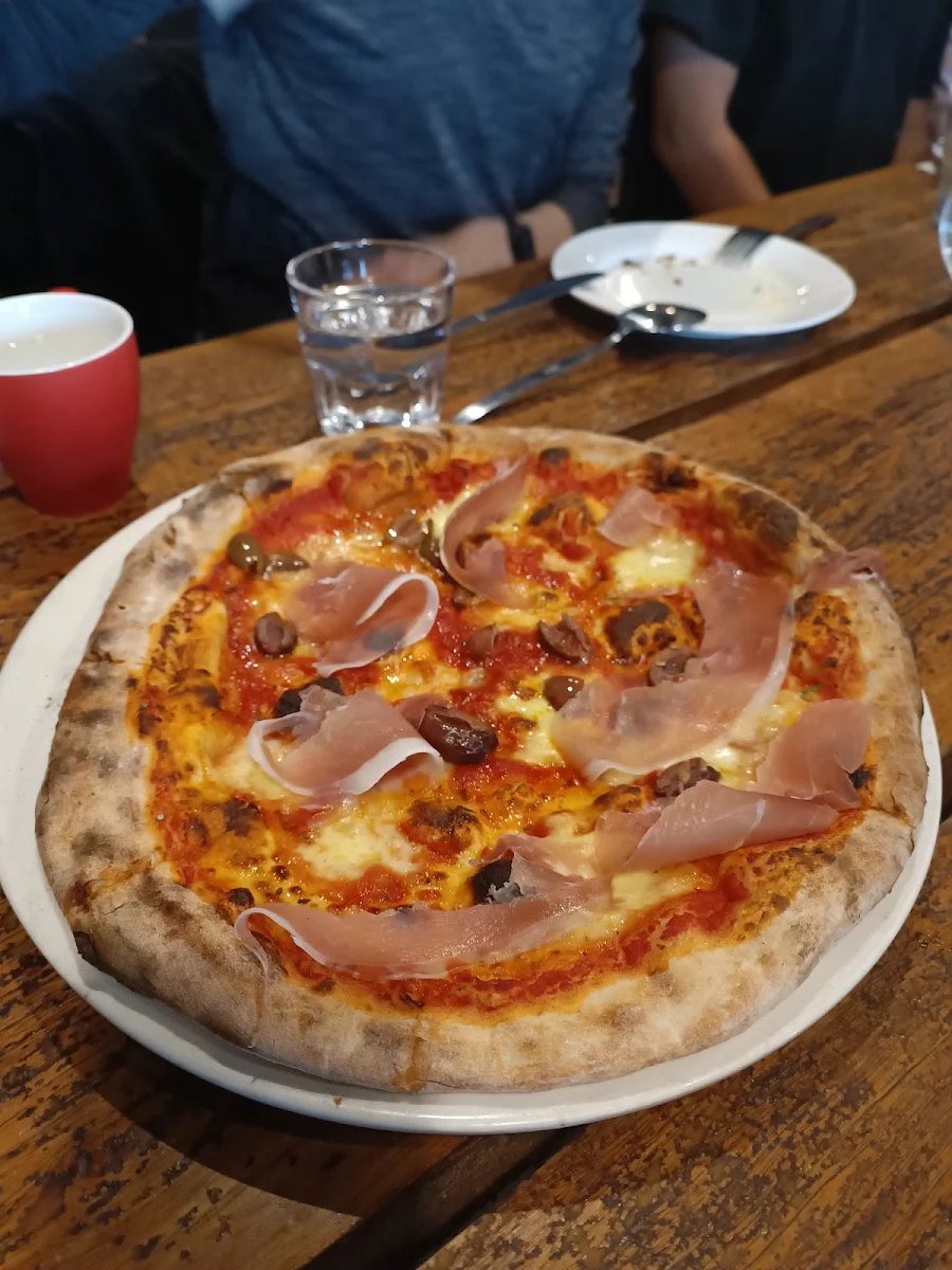 Capricciosa, Fratellino - Richmond