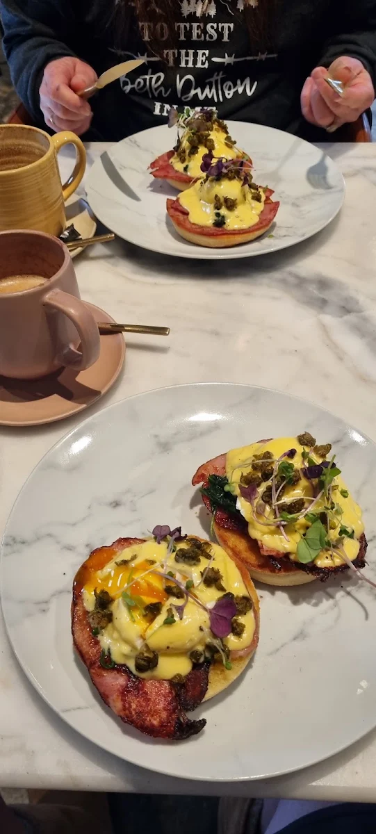 Eggs Benedict