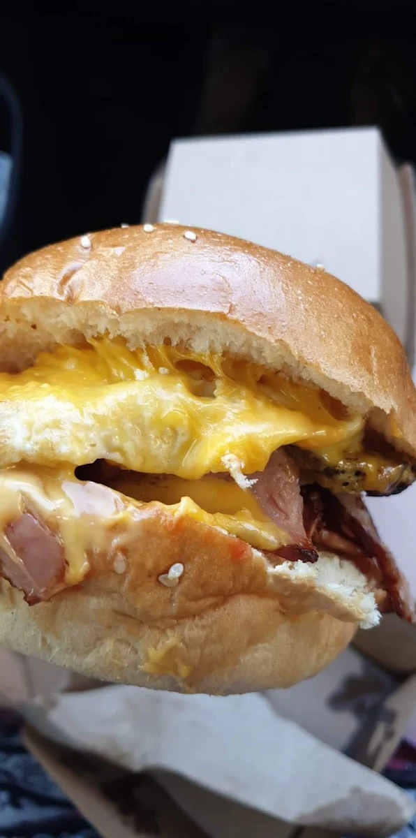 Bacon & Egg Roll, Essence Coffee