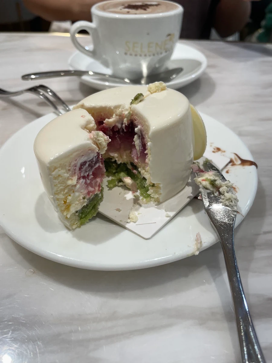 Raspberry and Lychee Cheesecake