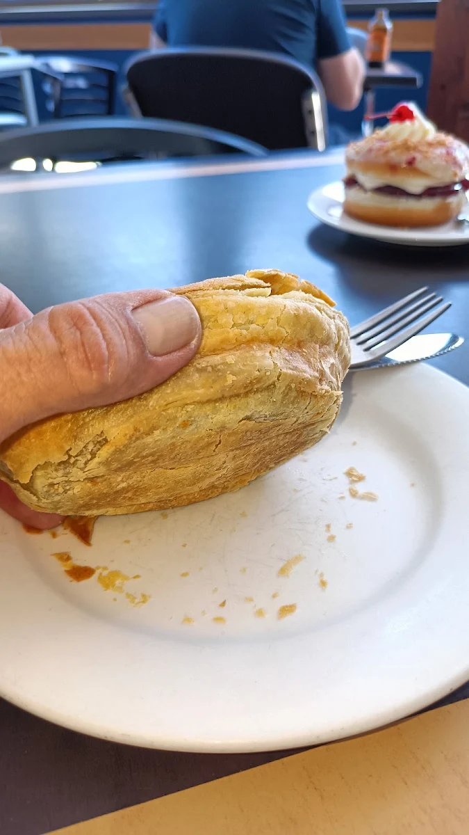Chilli Beef Pie, Café De Vili's