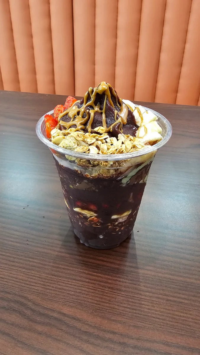 Highlights, Blades and Berry Acai shop