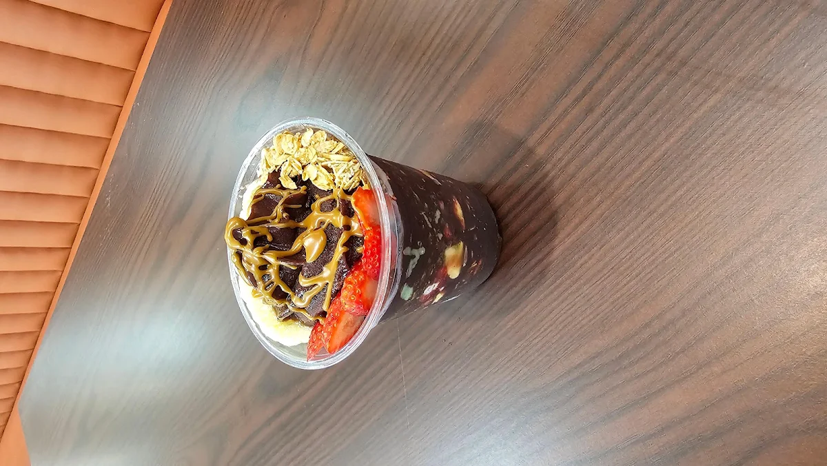Highlights, Blades and Berry Acai shop