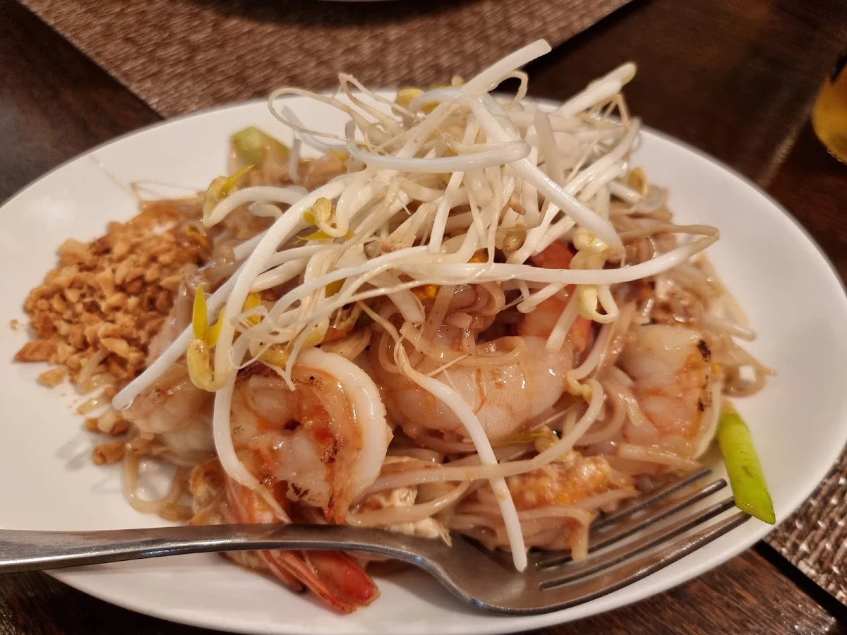 Highlights, Leelavadee Thai Restaurant