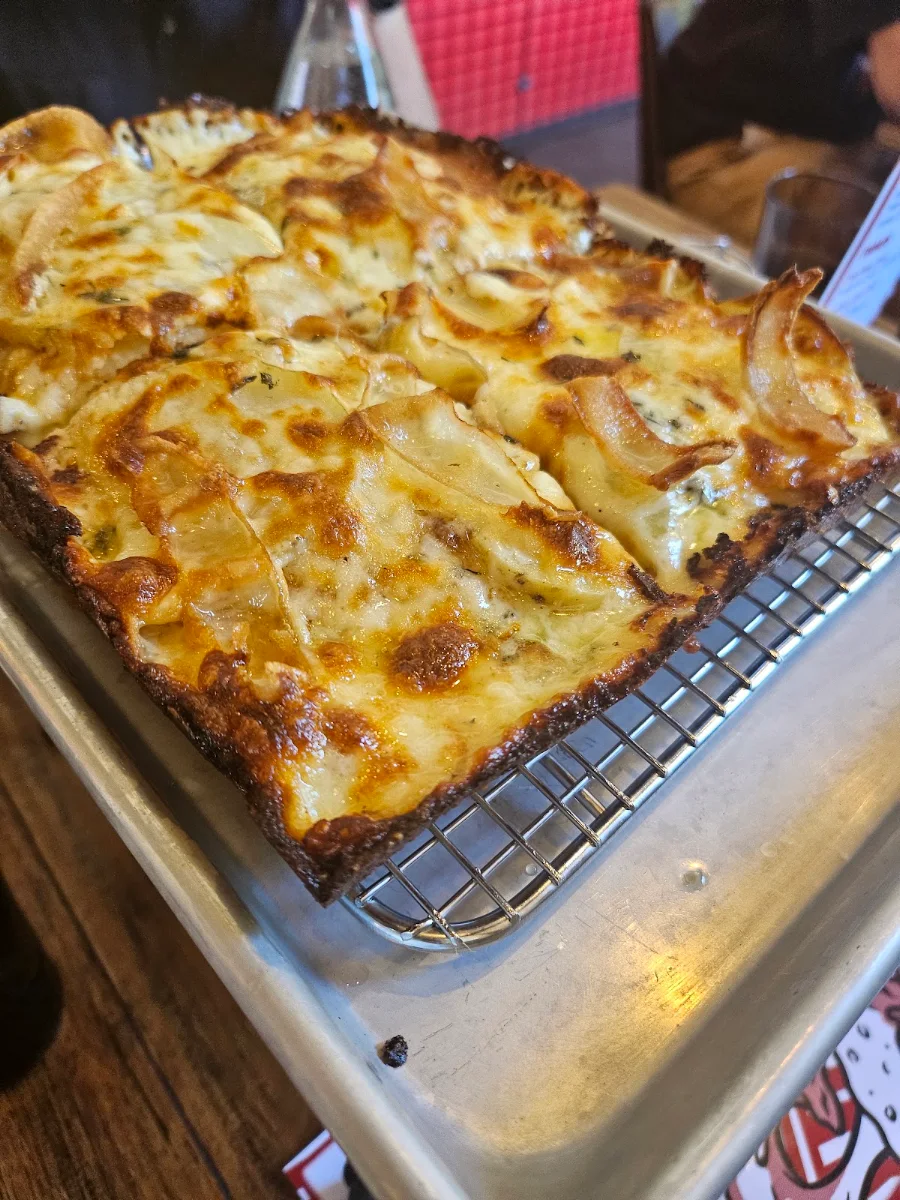 Highlights, Deep End Pizza