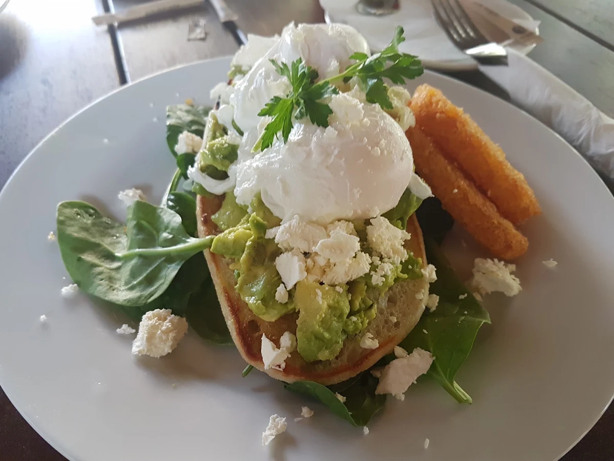 Smashed Avocado, Arkarra Gardens Café Restaurant