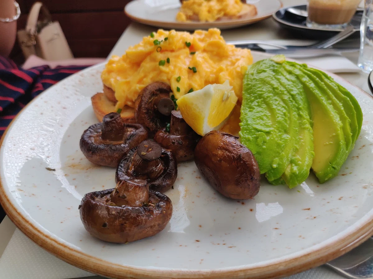 Scrambled Eggs on Toasts