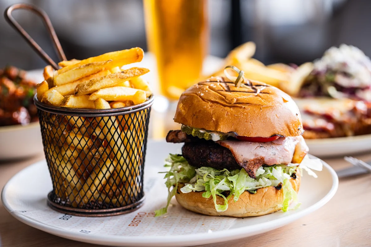Highlights, Bistro 18