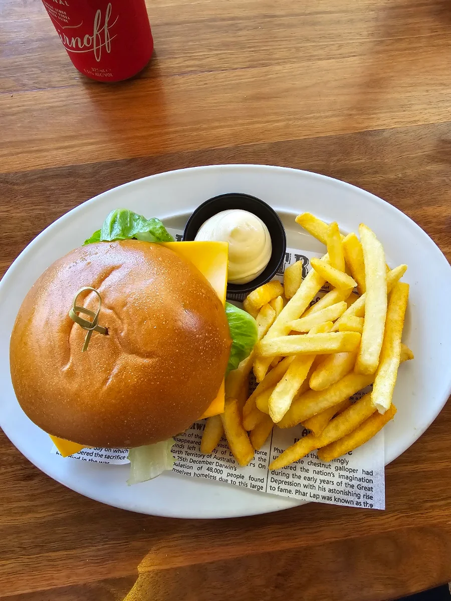 Cheeseburger, Chancellors Tavern