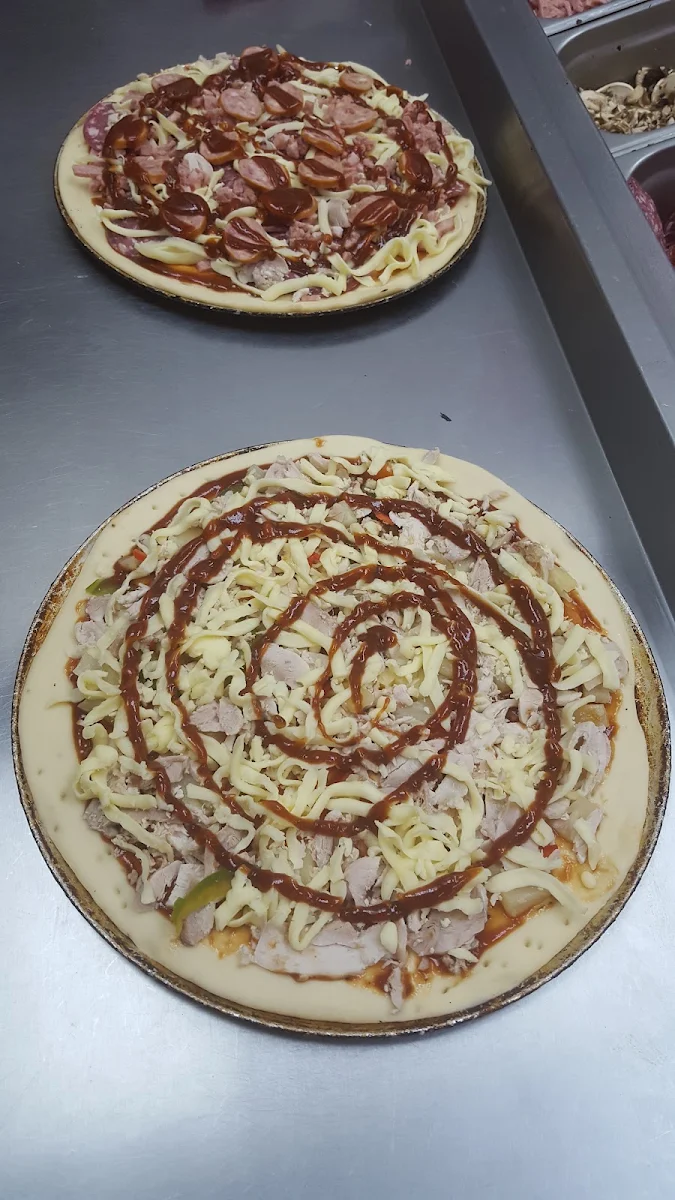 Highlights, Pizza Works