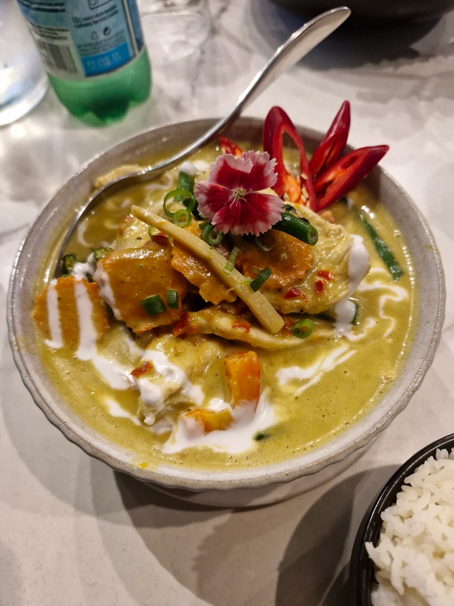 Green Chicken Curry