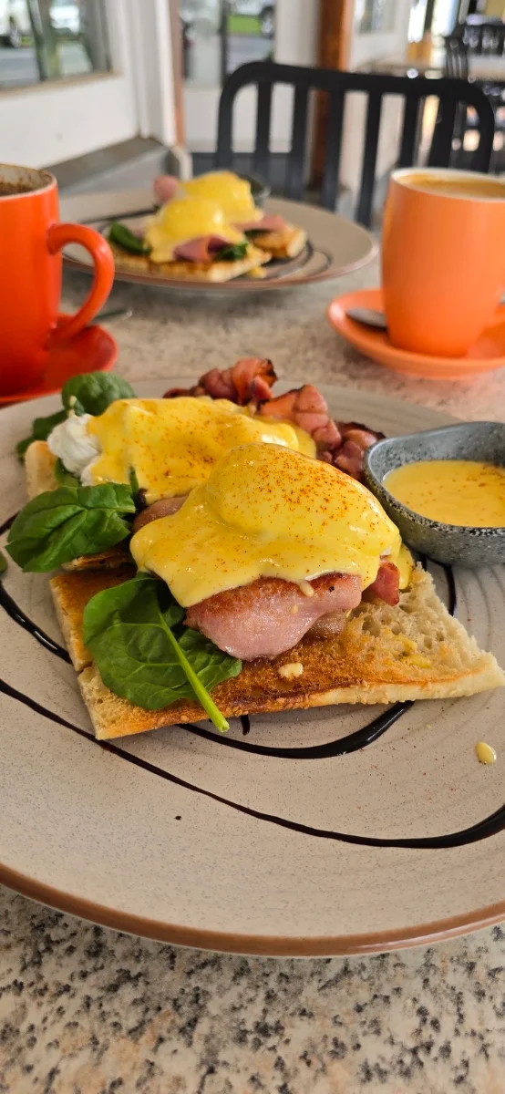 Eggs Benny