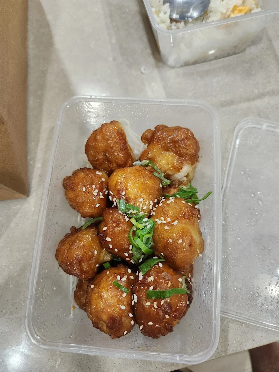 Highlights, Tong's Chinese Restaurant