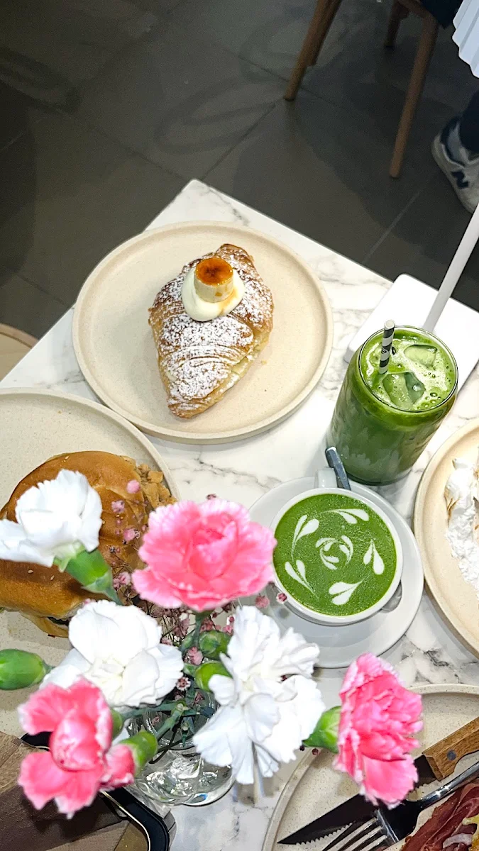 Highlights, Calle Bakery