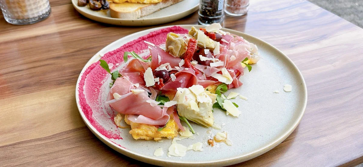 Omelette, TO GET CAFE