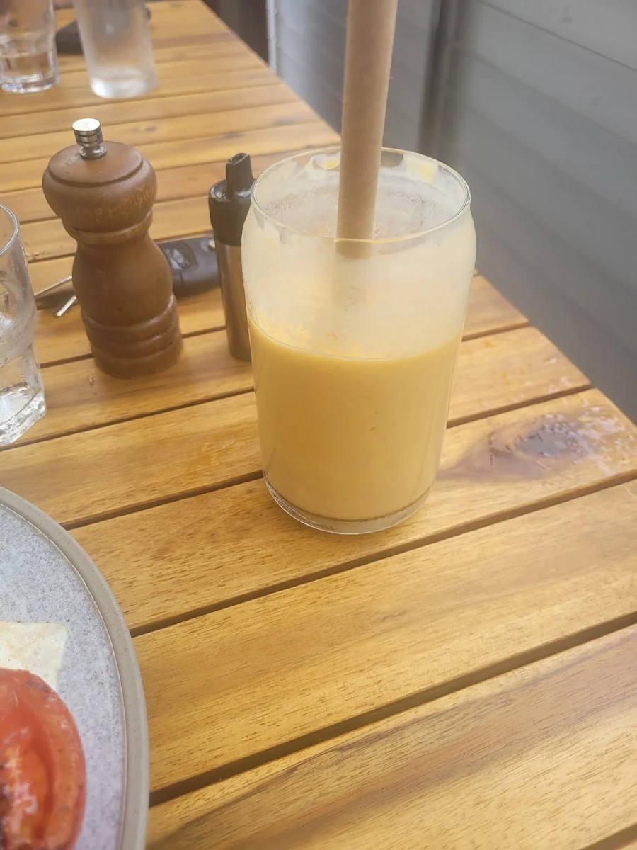Mango Smoothie, Cafe 65