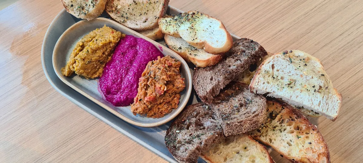 Bread & Mixed Dips, Bar Pacino