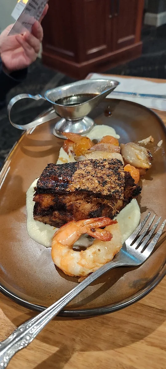 Highlights, National Hotel Bar & Grill