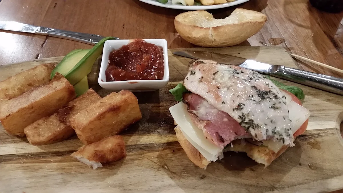 Highlights, National Hotel Bar & Grill