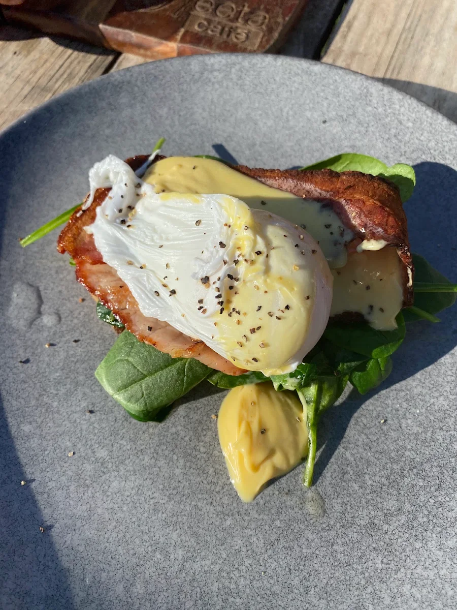 Eggs Benedict