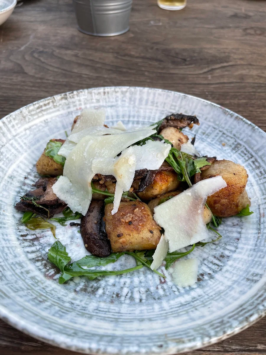 Gnocchi, Bungalow Neighbourhood Social