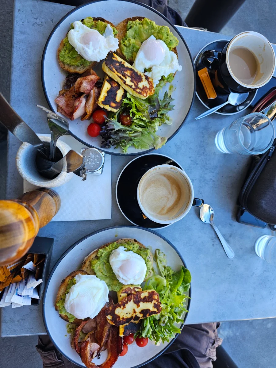 Highlights, Hilltop Grind Cafe