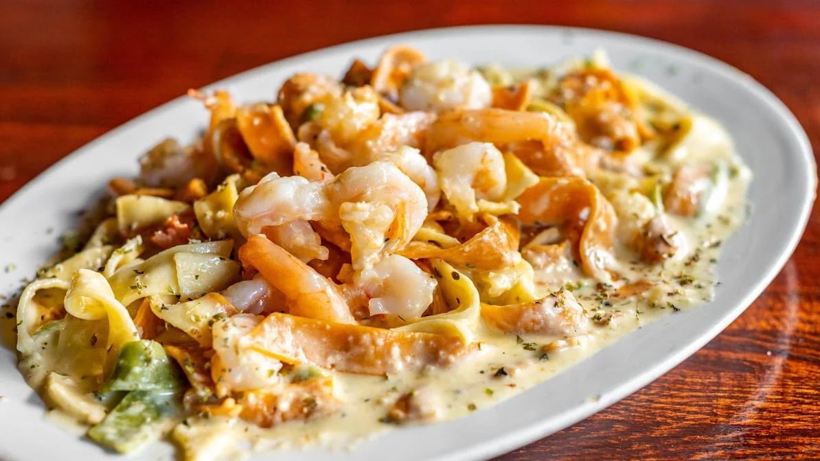 Highlights, Jerry's Famous Pizza