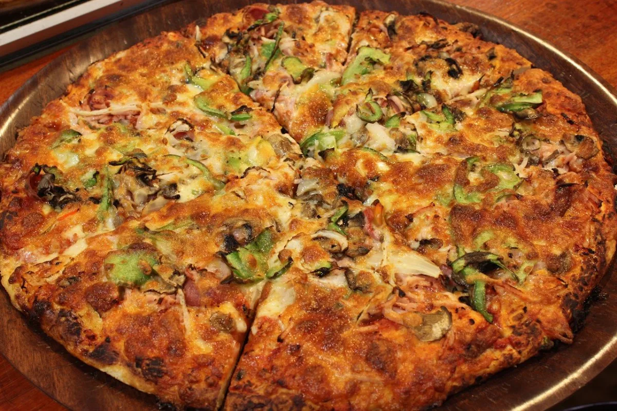 Highlights, Jerry's Famous Pizza