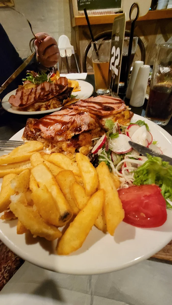 Highlights, Public Bar Beer Garden