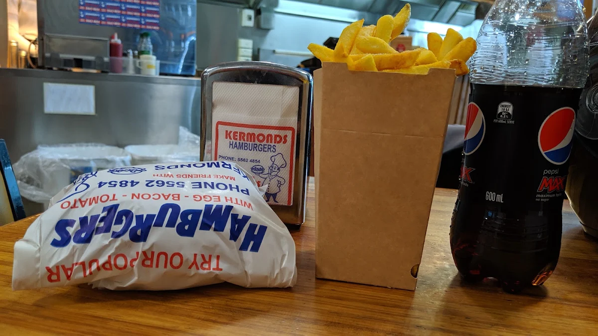 Hamburger and Small Chips