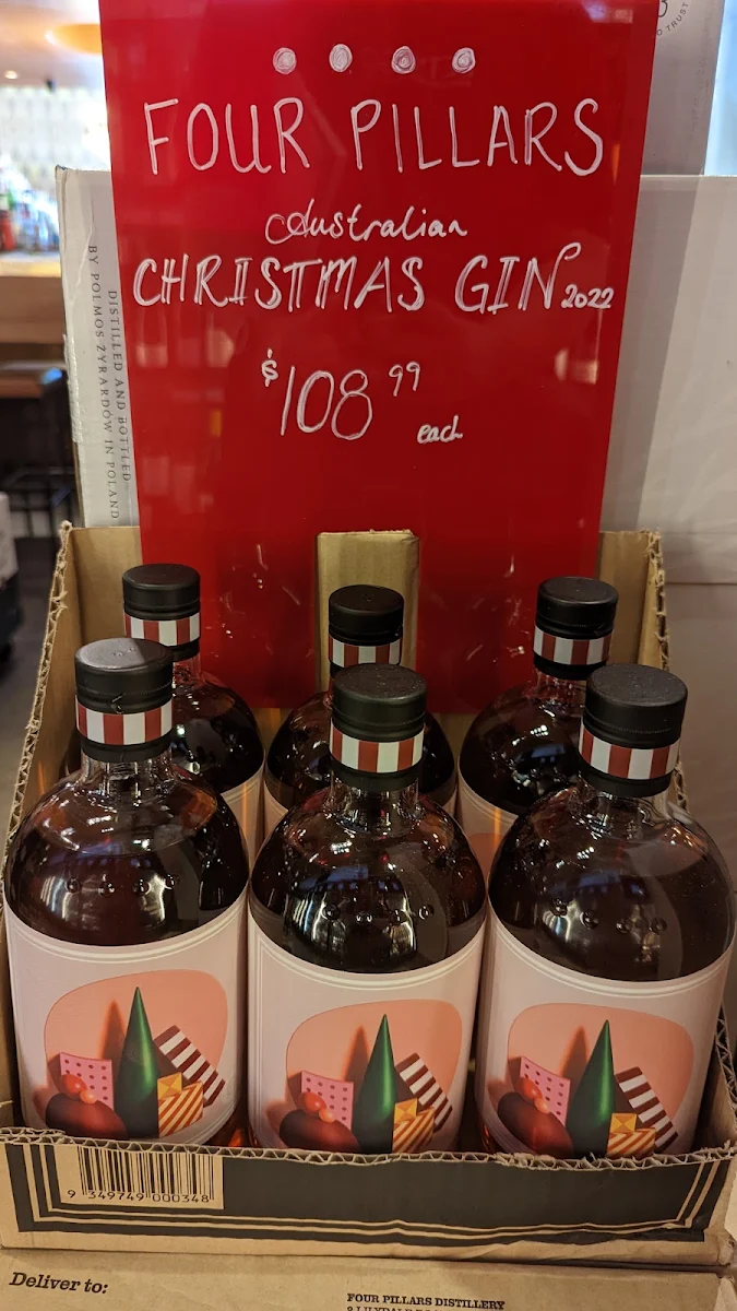 Gin, CRU Bar & Cellar