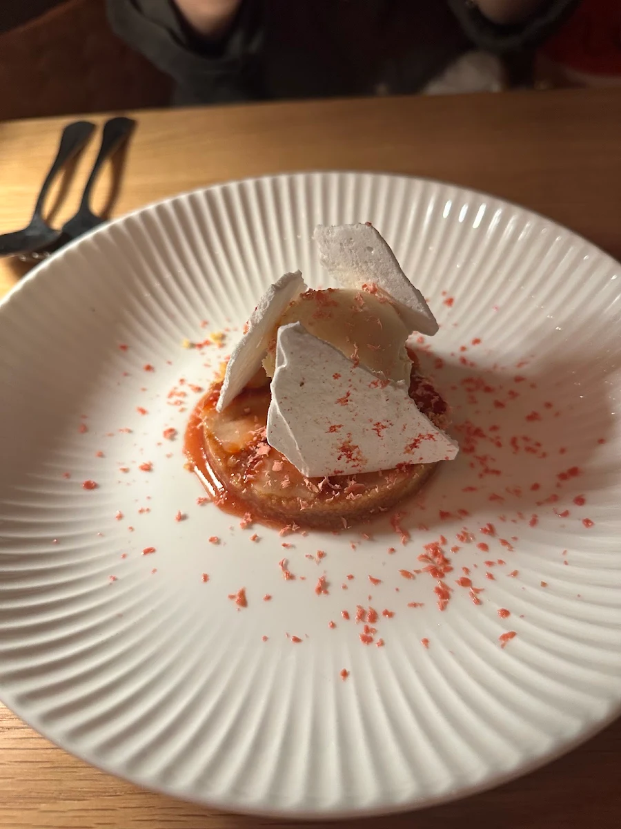 Strawberry Shortbread, CRU Bar & Cellar