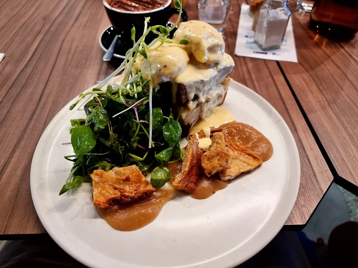 Pulled Pork Benedict