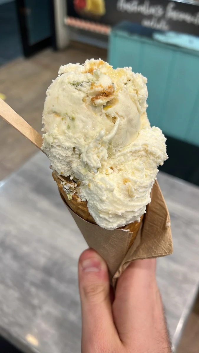 Gelato Cannoli