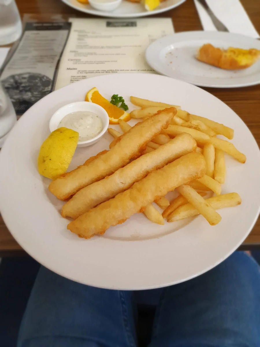 Highlights, Commercial Hotel Lake Boga