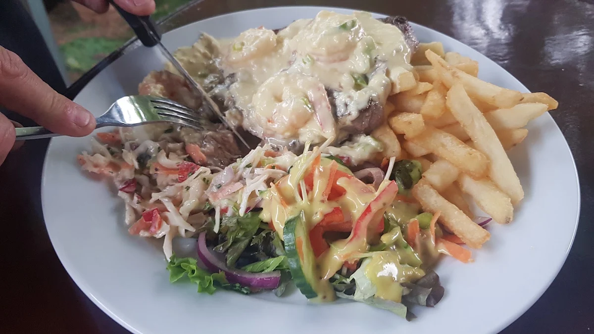 Highlights, Commercial Hotel Lake Boga