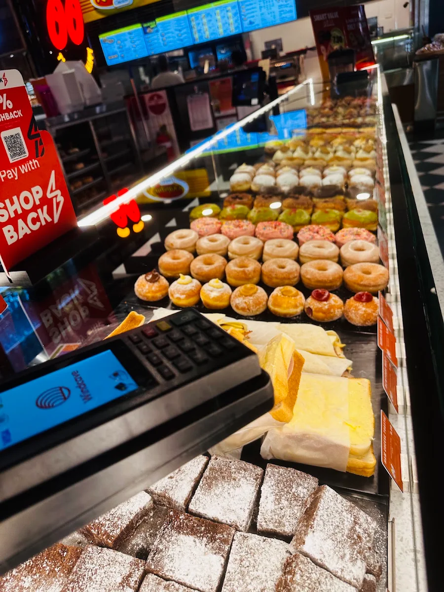 Highlights, Brooklyn Donuts Woden