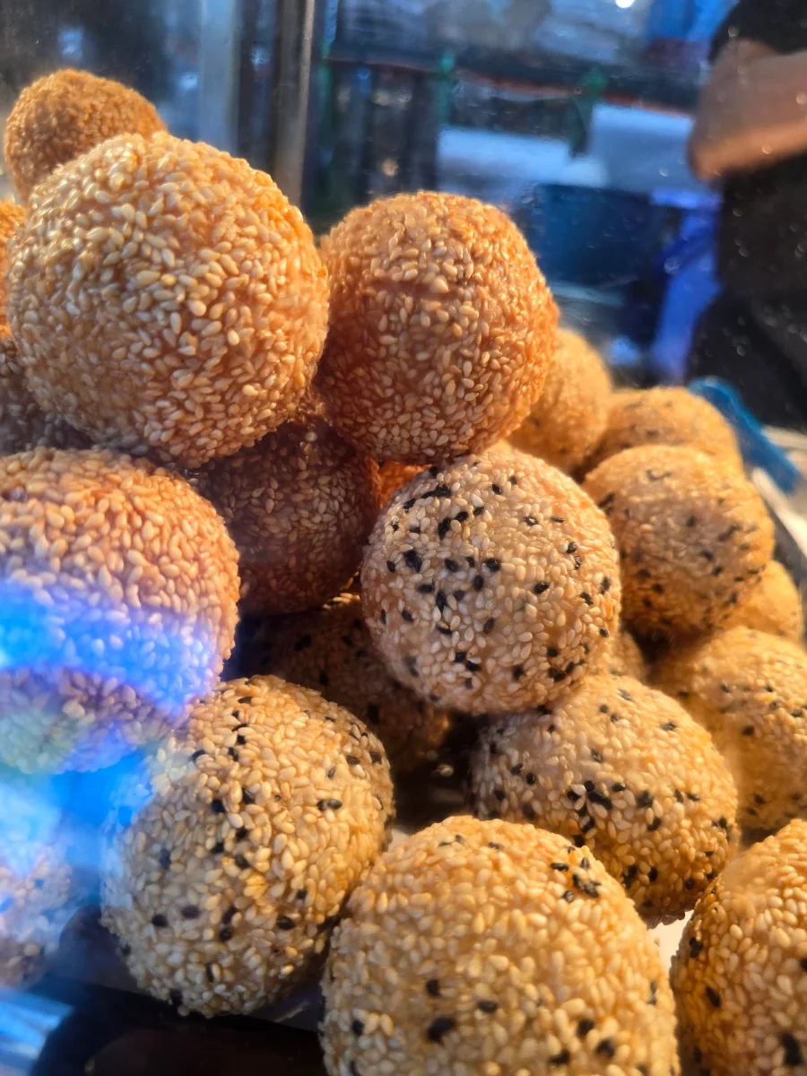 Sticky Rice Ball with Mung Beans Filling