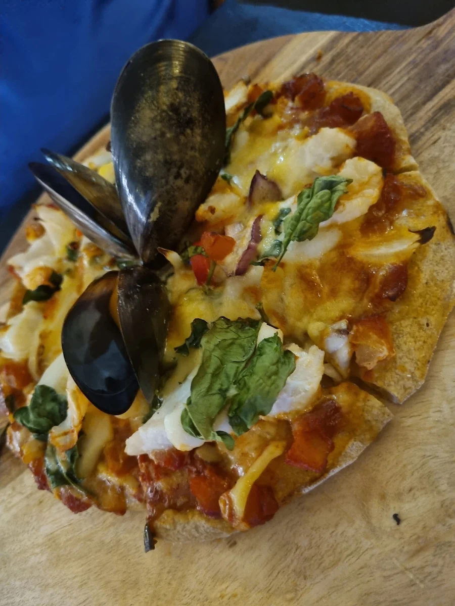 Seafood Pizza