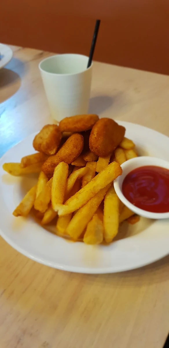 Kids Meal Chicken Nuggets and Chips