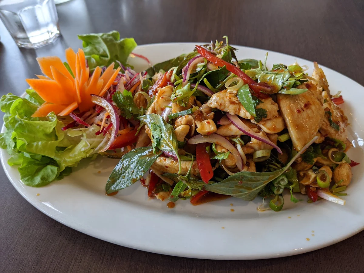 Pla Salad, Pad Thai Thai