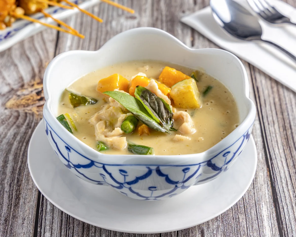 Highlights, Pla Na Chokh Thai Restaurant