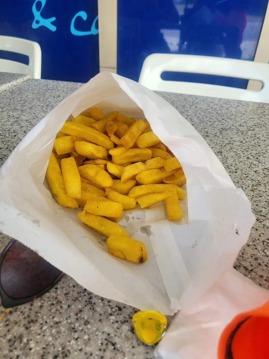 Medium Chips, Throwers Fish and Chips Currumbin