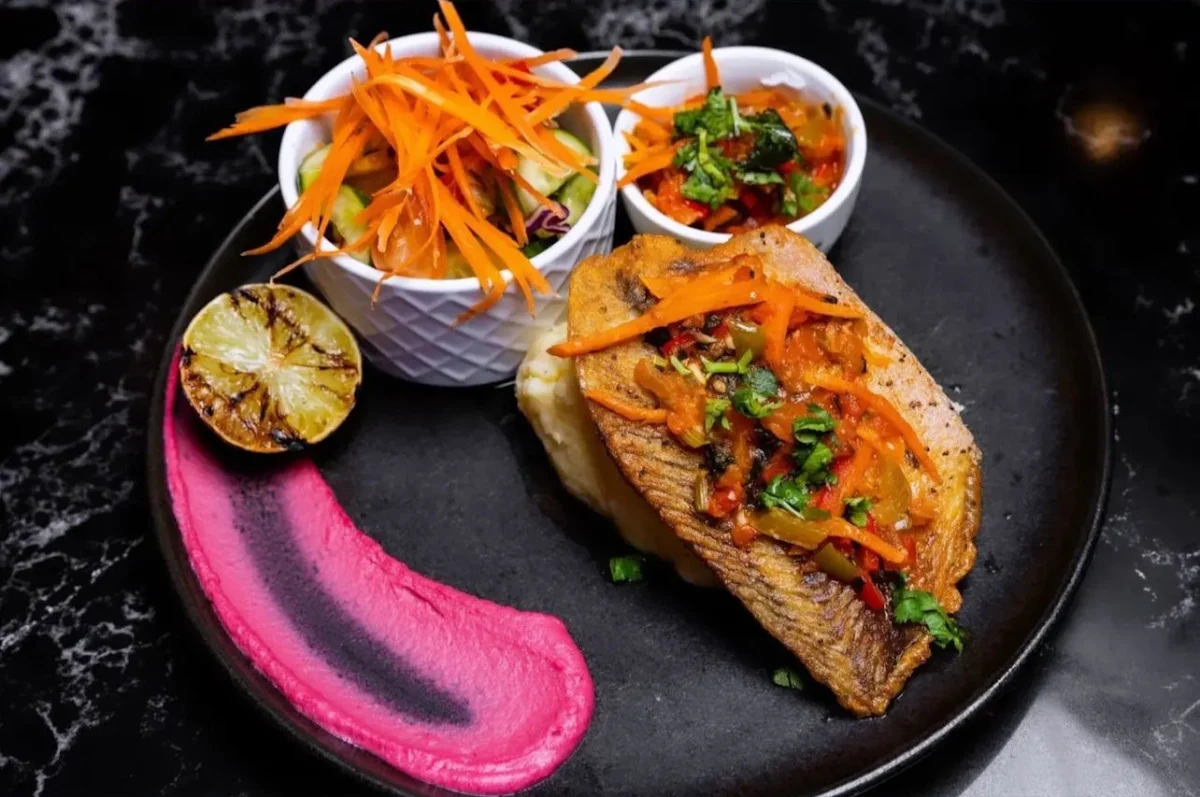 Highlights, Moonlight Restaurant & Lounge