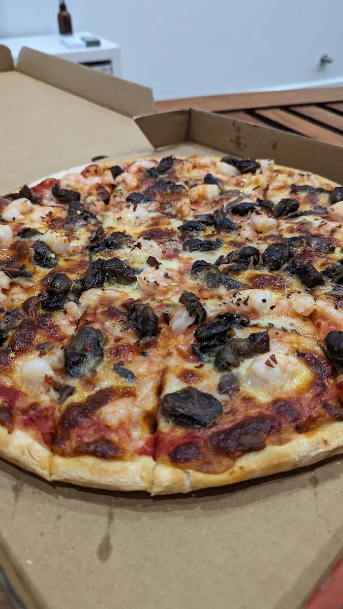 Highlights, Shanno's Pizza Bar