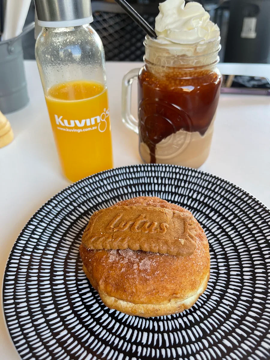 Biscoff Doughnut, Cafe Academia